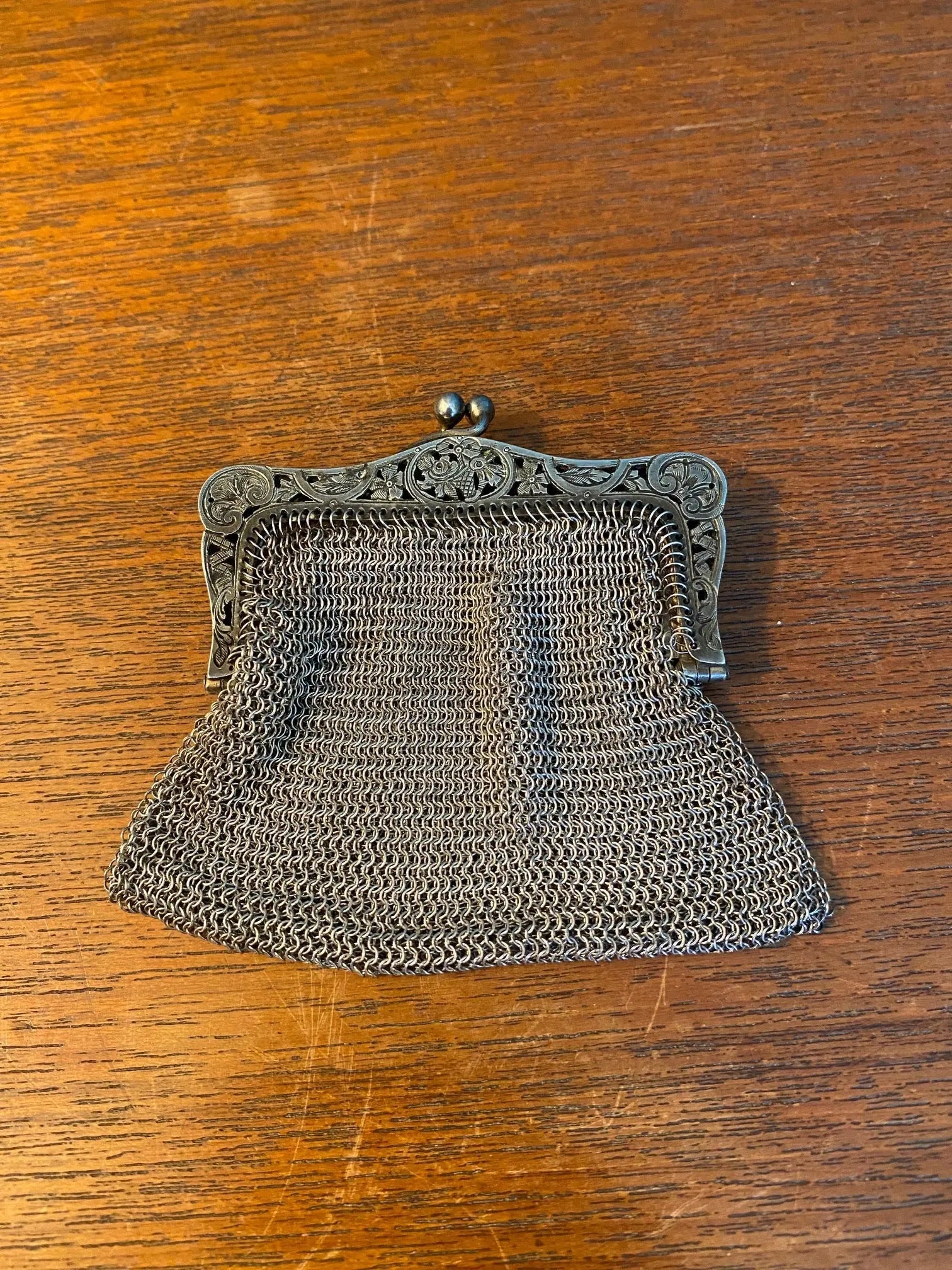 Bibelot du XVIIIème à hier...