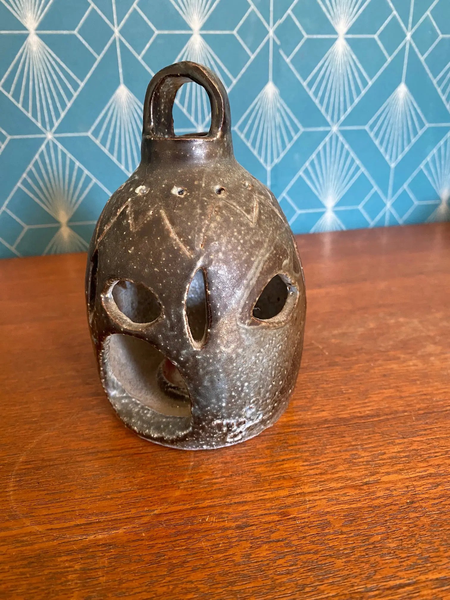 Lanterne ancienne signée Cornille, grès émaillé, terre du Berry.