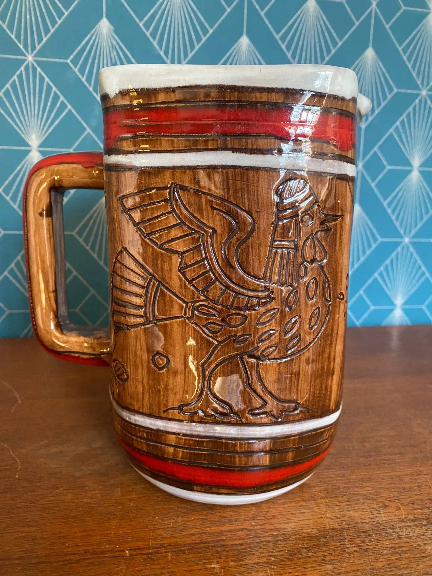 Ancien pichet en Céramique émaillée, à section carré et décors Zoomorphe, école Italienne Romacréa, des années 60. Antiquités de France