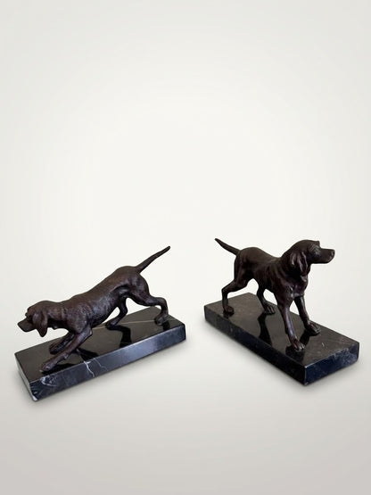Sculpture en Bronze Animalier Art Déco – Chien de Chasse en Alerte (H 12 cm)