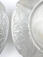 Rares plateaux en étain, époque art nouveau, signés et numérotés. Antiquités de France