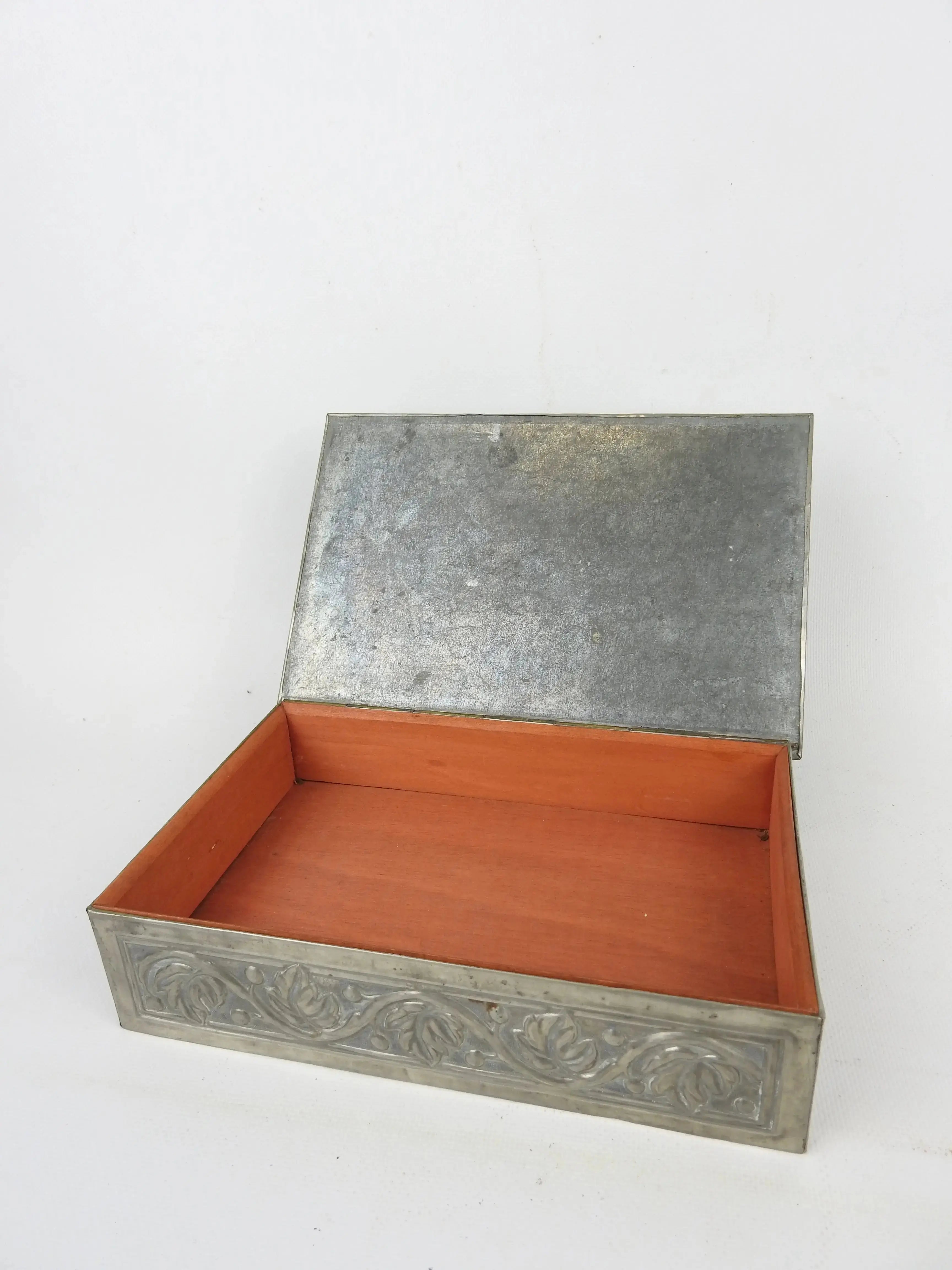 Boîte Étain Art Nouveau Alfred Daguet 25x15 cm Chimères Coffrage Bois-{{shop name}}