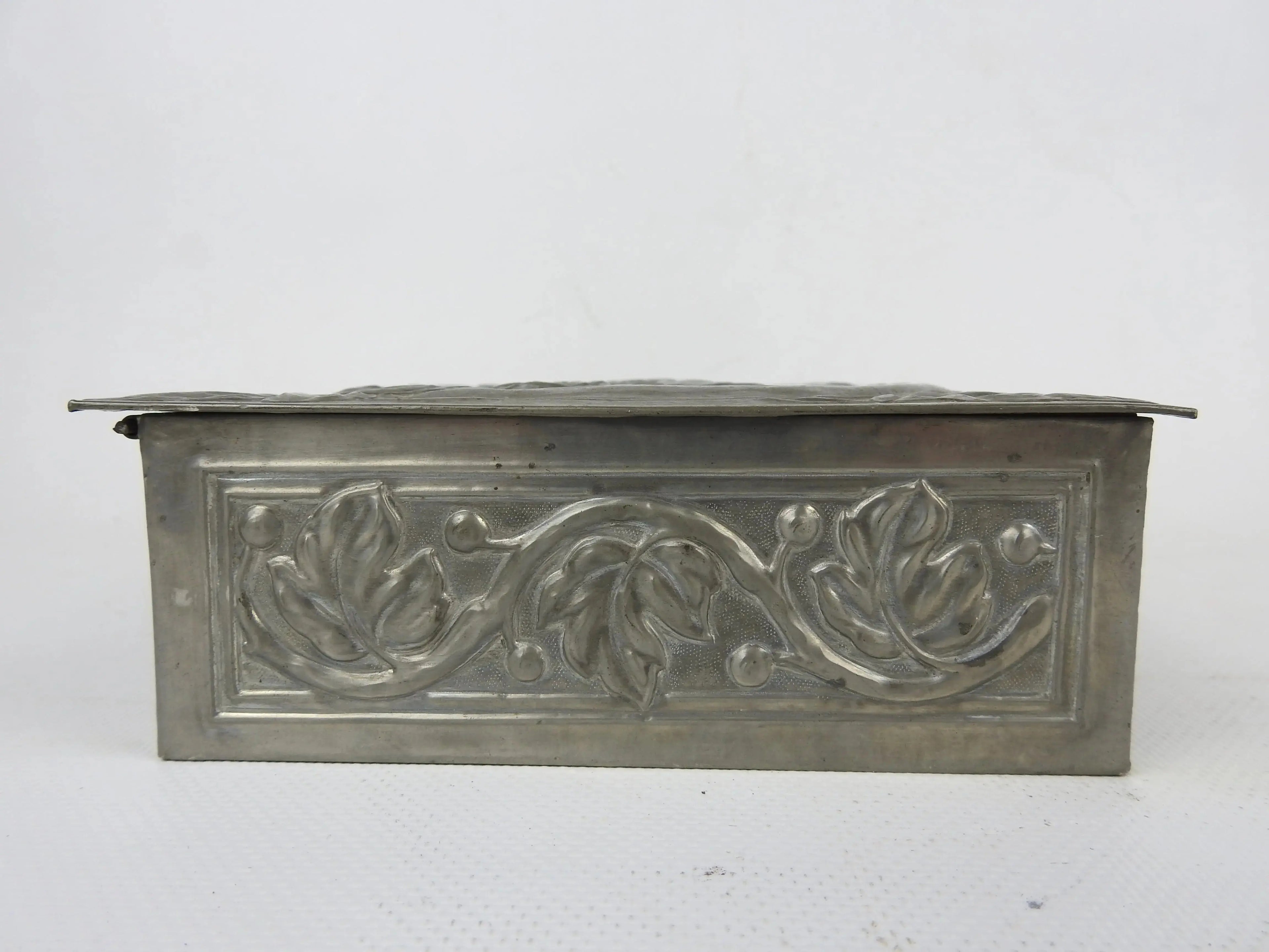 Boîte Étain Art Nouveau Alfred Daguet 25x15 cm Chimères Coffrage Bois-{{shop name}}