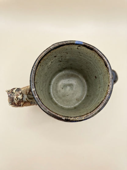 Mugs d'Art en Grès Émaillé – Anses Sculptées Grenouille & Raton Laveur – Pièces Uniques Véronique Plault