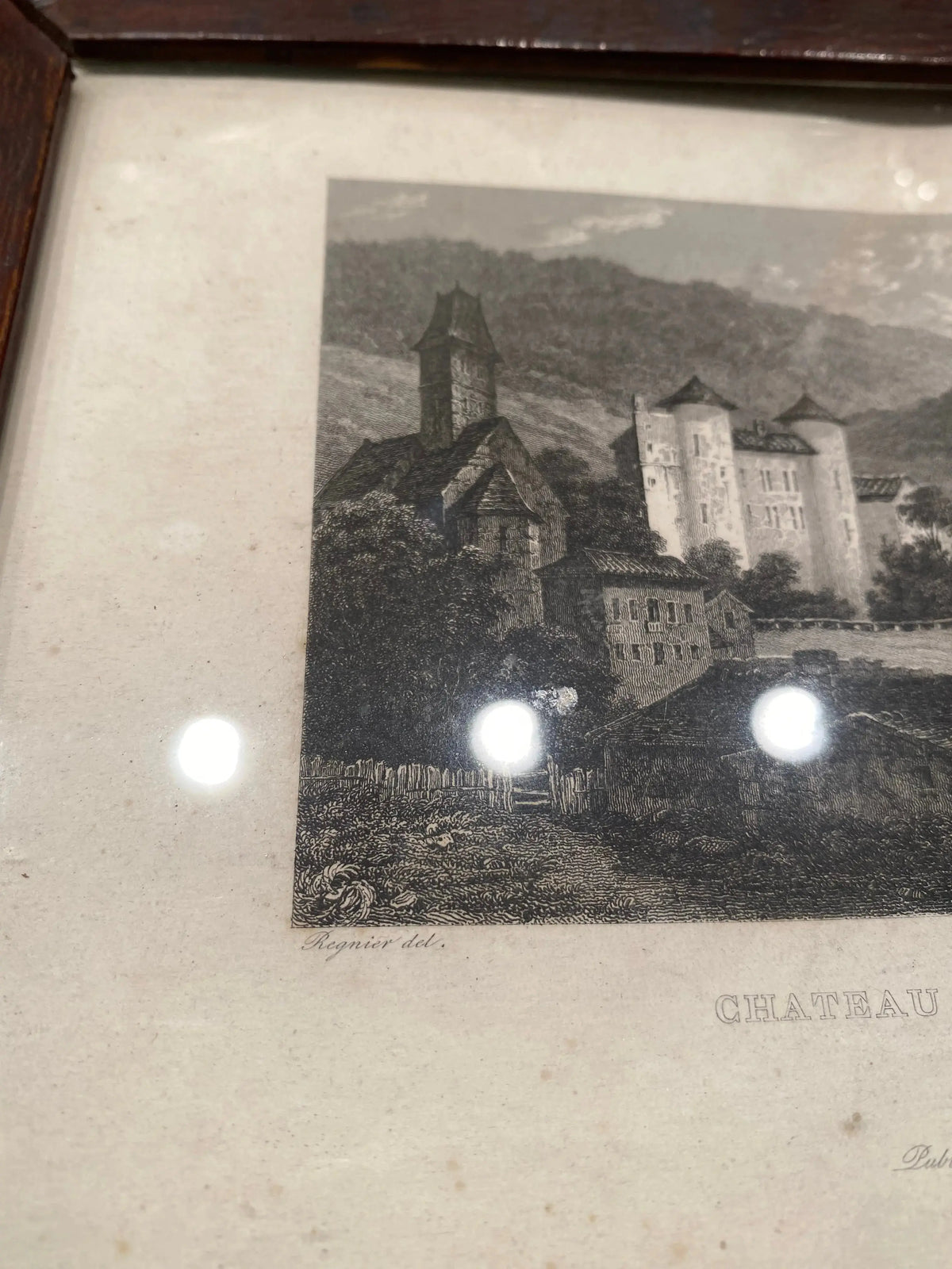 Gravure signée du XIXème siècle, encadrée, sous verre. Château de St Point en Soane et Loire. Antiquités de France