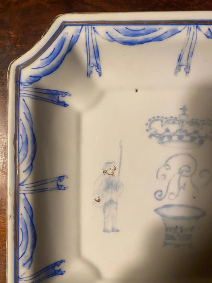 Assiette Chinoise du XIXème COURONNE MONOGRAMMEE, Hong Kong, Wong Li, fait main Antiquités de France