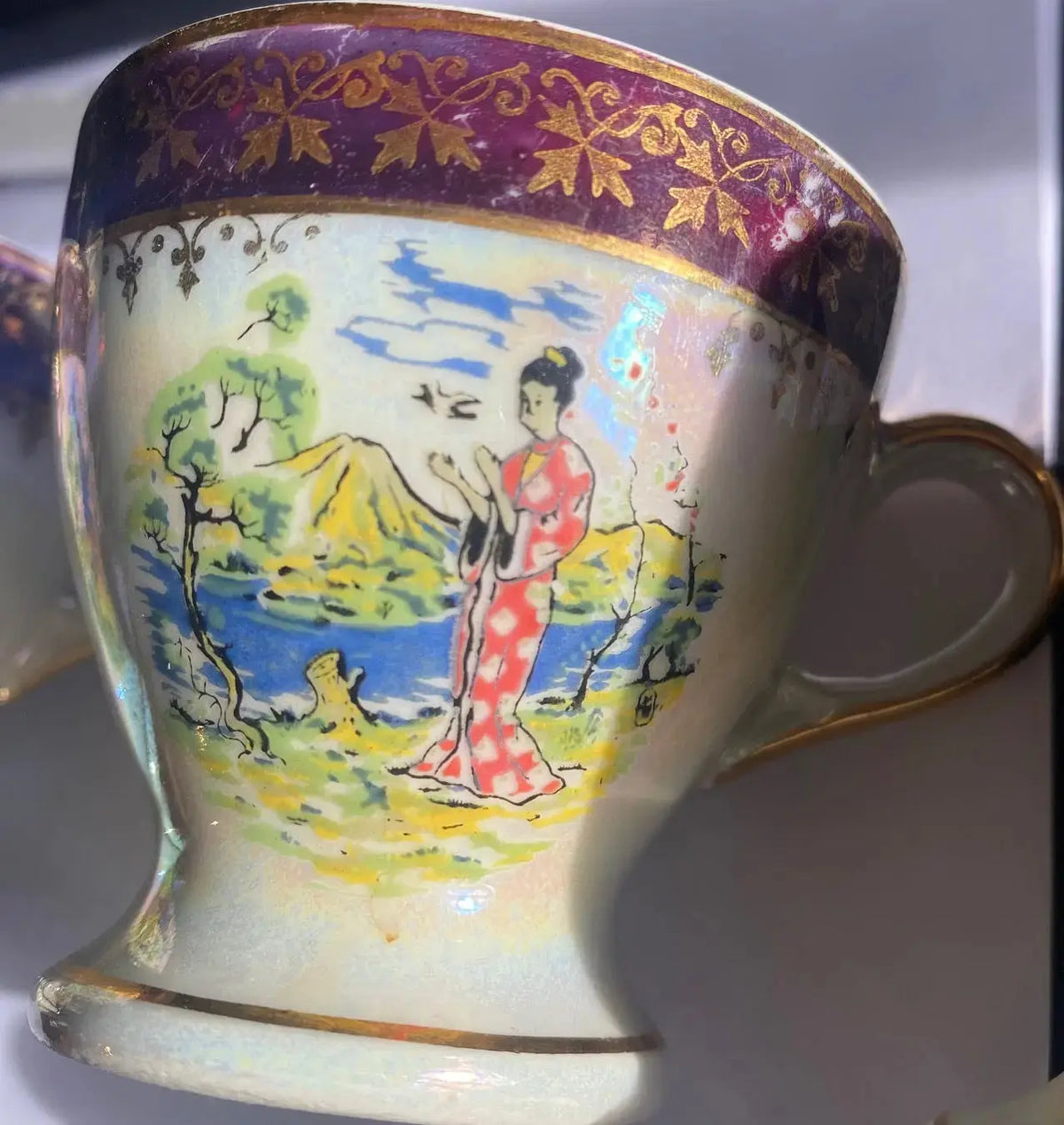 Lot tasses et sous-tasses Guy en porcelaine XIXème – décor Japonais irisé-{{shop name}}