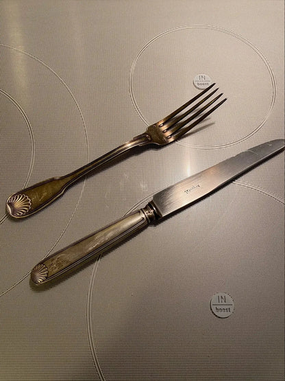 Orfèvrerie Argental époque art déco, FOURCHETTE ET COUTEAU, métal argenté, LAME INOX. Antiquités de France