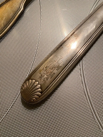 Orfèvrerie Argental époque art déco, FOURCHETTE ET COUTEAU, métal argenté, LAME INOX. Antiquités de France