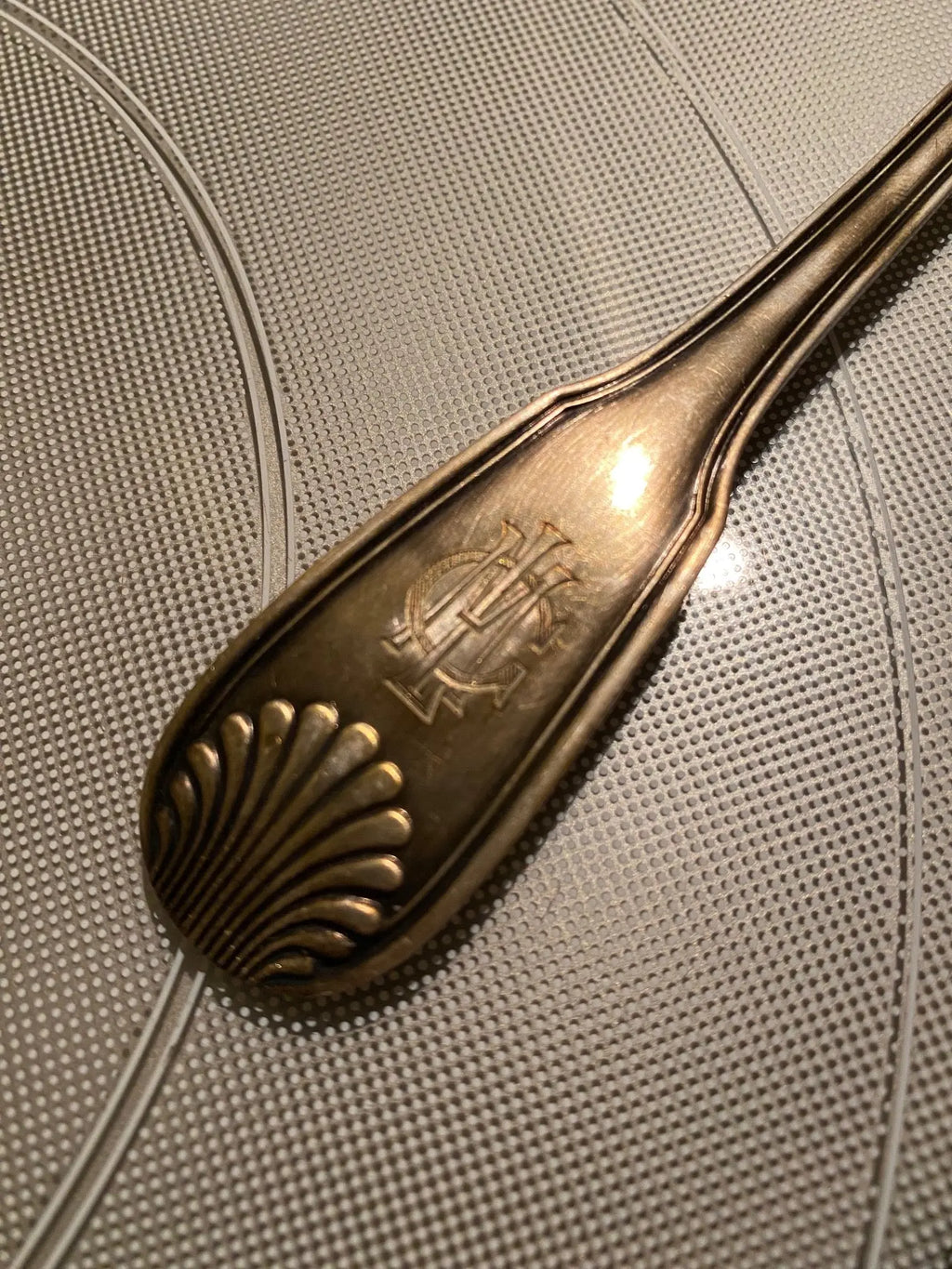 Orfèvrerie Argental époque art déco, FOURCHETTE ET COUTEAU, métal argenté, LAME INOX. Antiquités de France