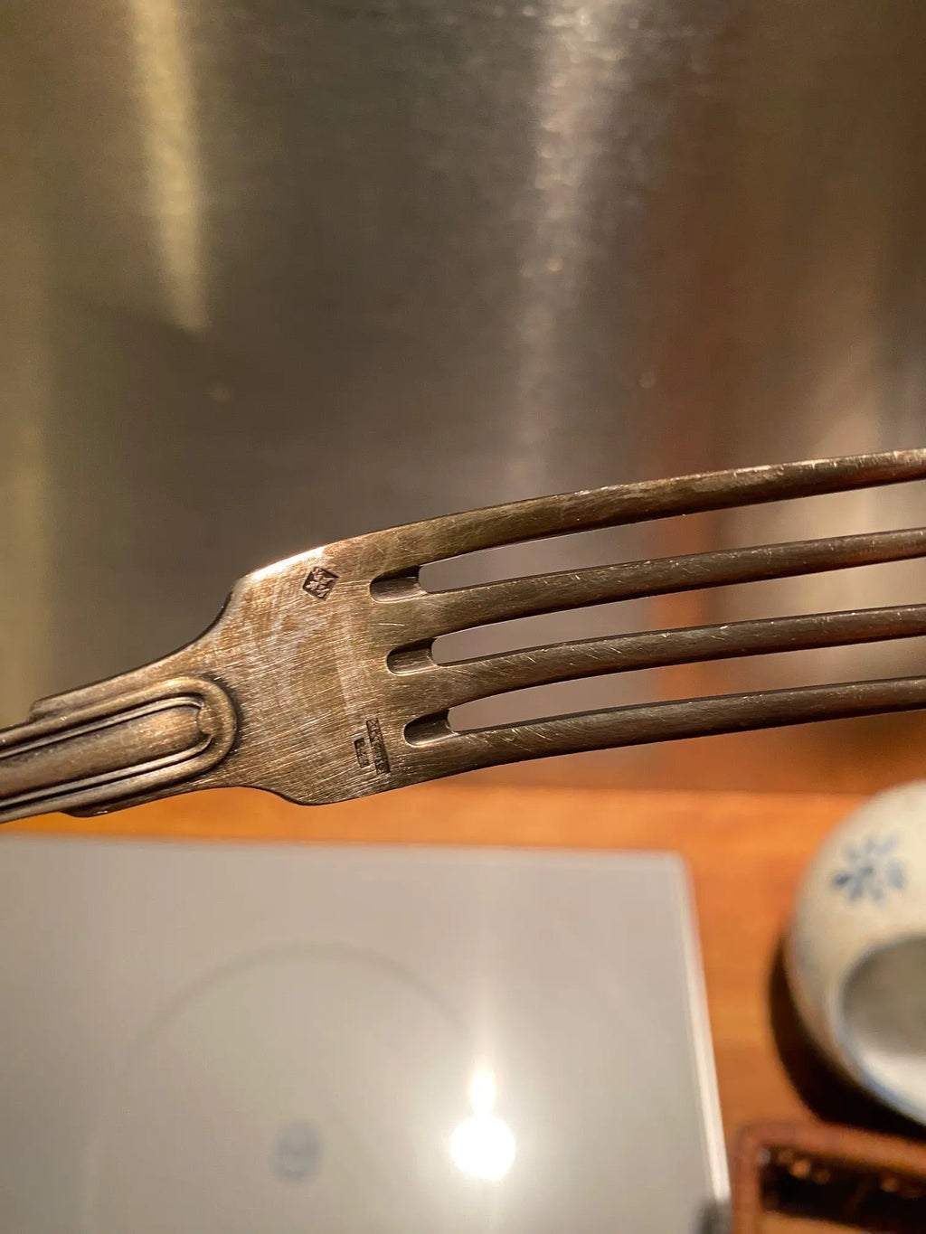 Orfèvrerie Argental époque art déco, FOURCHETTE ET COUTEAU, métal argenté, LAME INOX. Antiquités de France