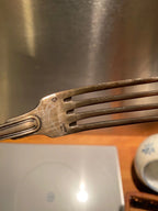 Orfèvrerie Argental époque art déco, FOURCHETTE ET COUTEAU, métal argenté, LAME INOX. Antiquités de France