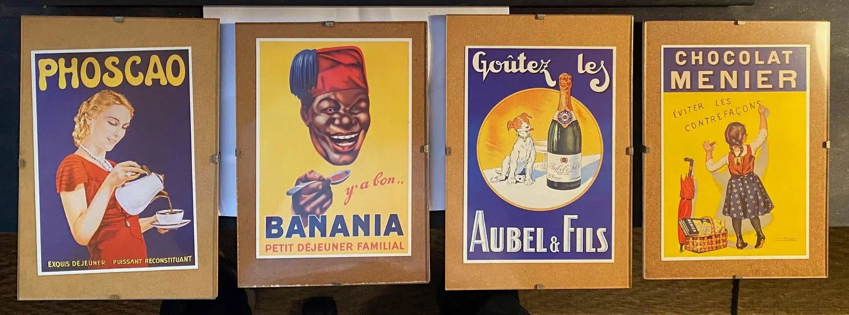 BANANIA, MEUNIER, PHOSCAO, AUBELS, 4 sous verre, 4 publicité sur carte postale.