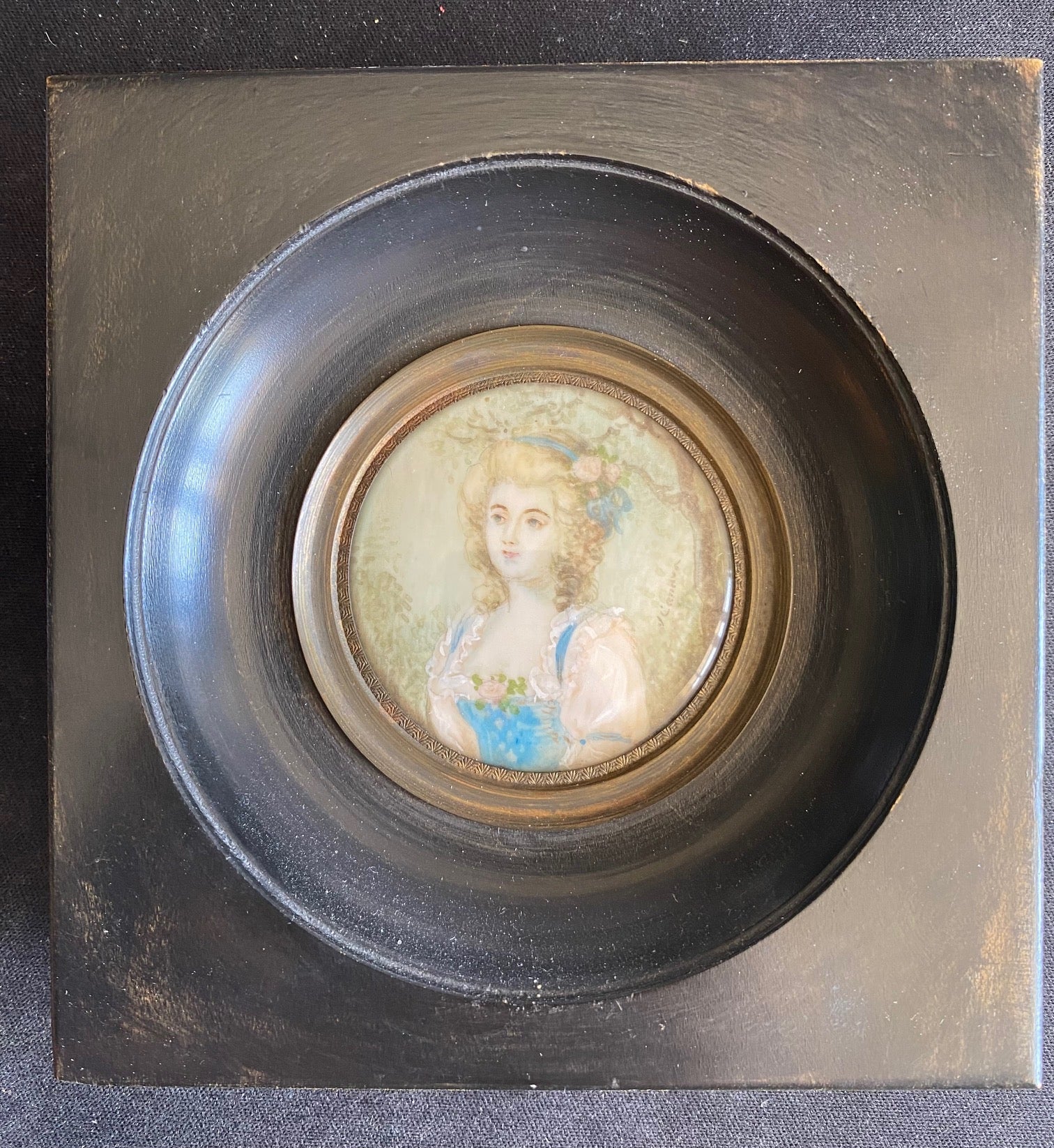 Miniature ancienne XIXème, Marquise de Breuil, cadre bois noirci et bronze.-{{shop name}}