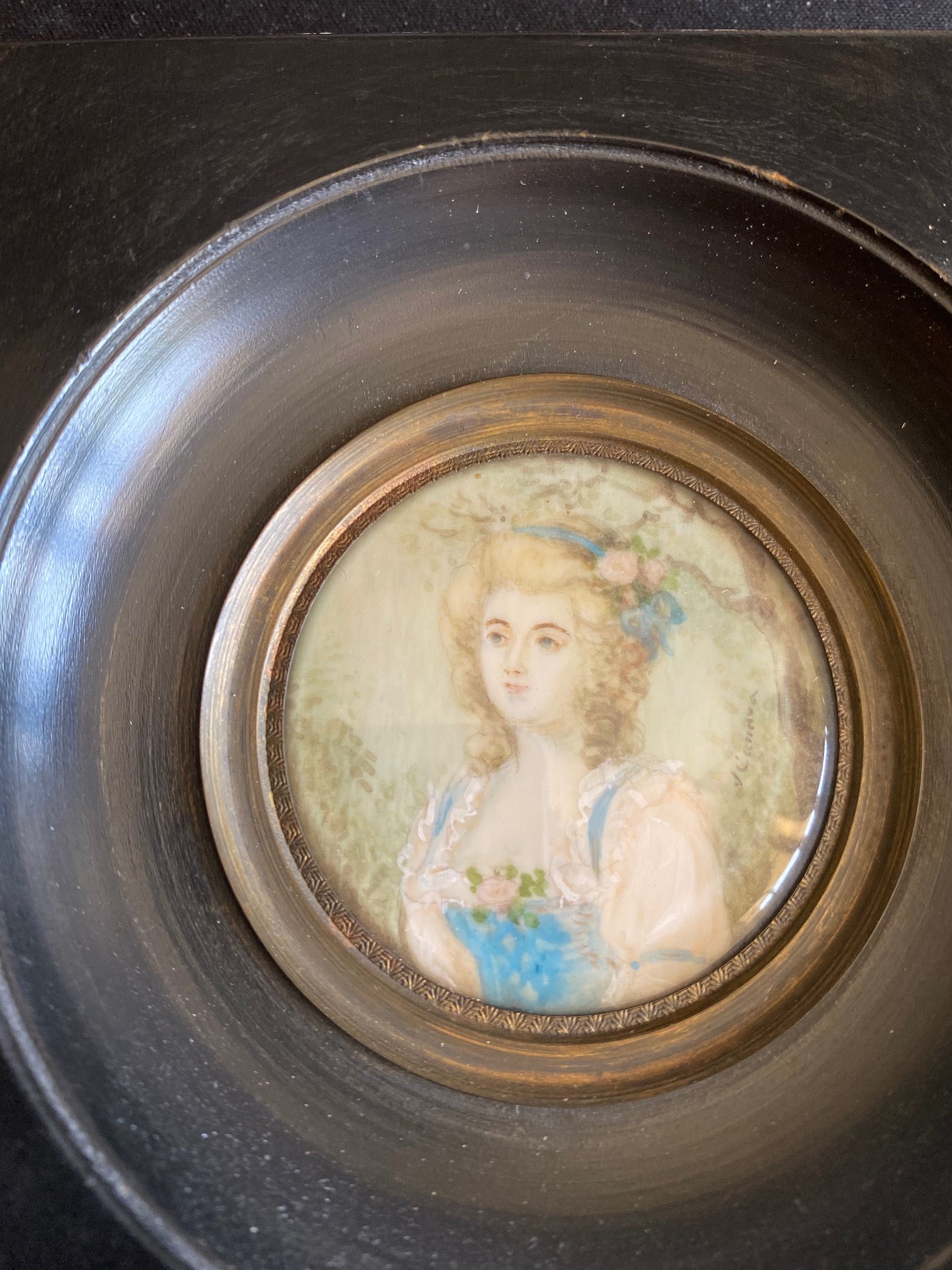 Miniature ancienne XIXème, Marquise de Breuil, cadre bois noirci et bronze.-{{shop name}}