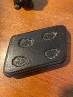 Statue chien Fo en pierre dure, en stéatite, antique de Chine, socle en bois. Antiquités de France