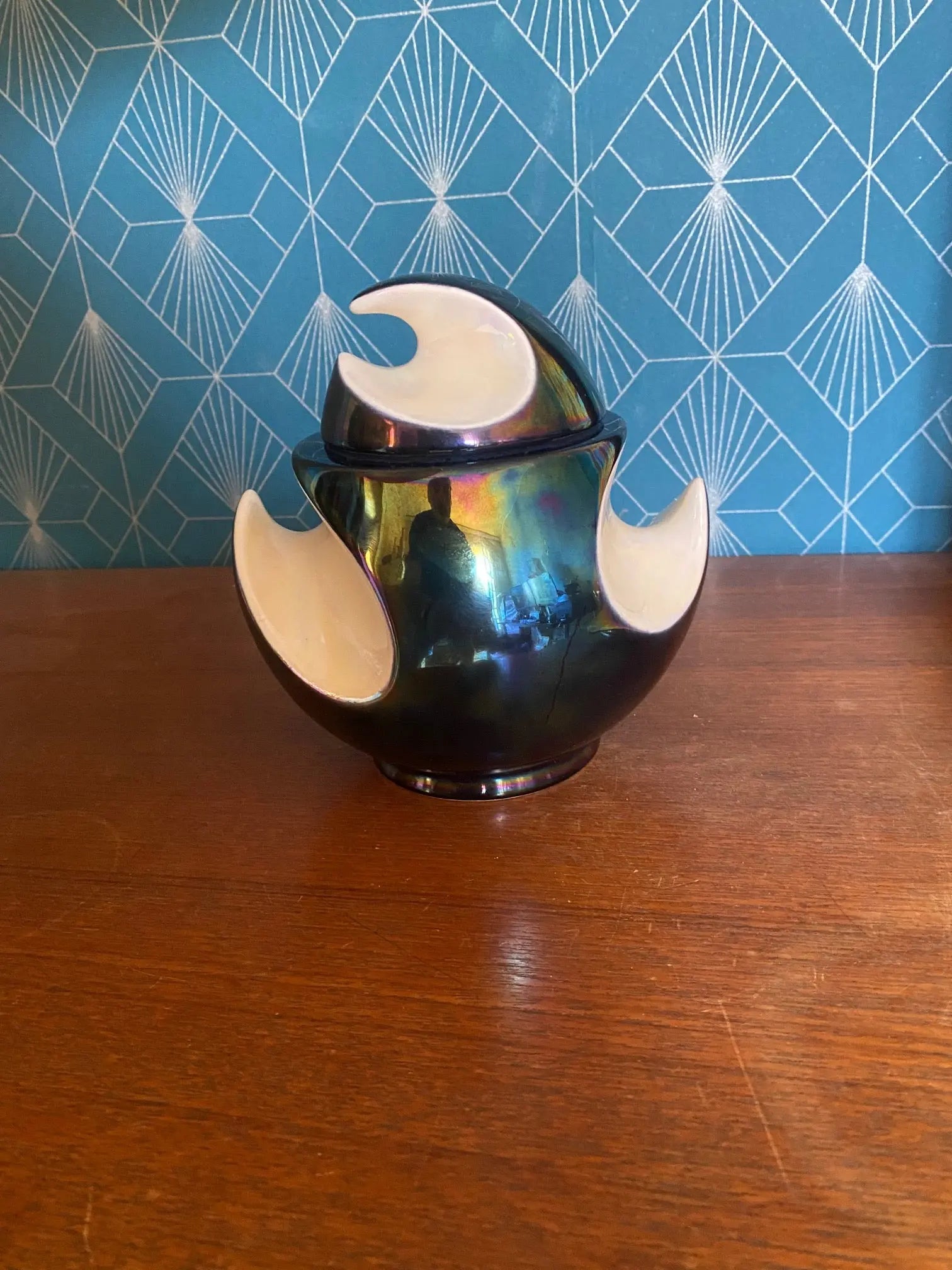 Céramique Française vintage, reflets métalliques irisés. 2 nécessaires de fumeurs, numérotées.