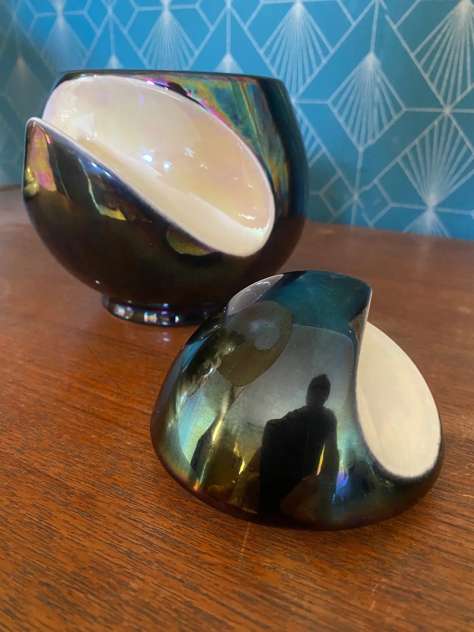 Céramique Française vintage, reflets métalliques irisés. 2 nécessaires de fumeurs, numérotées. Antiquités de France