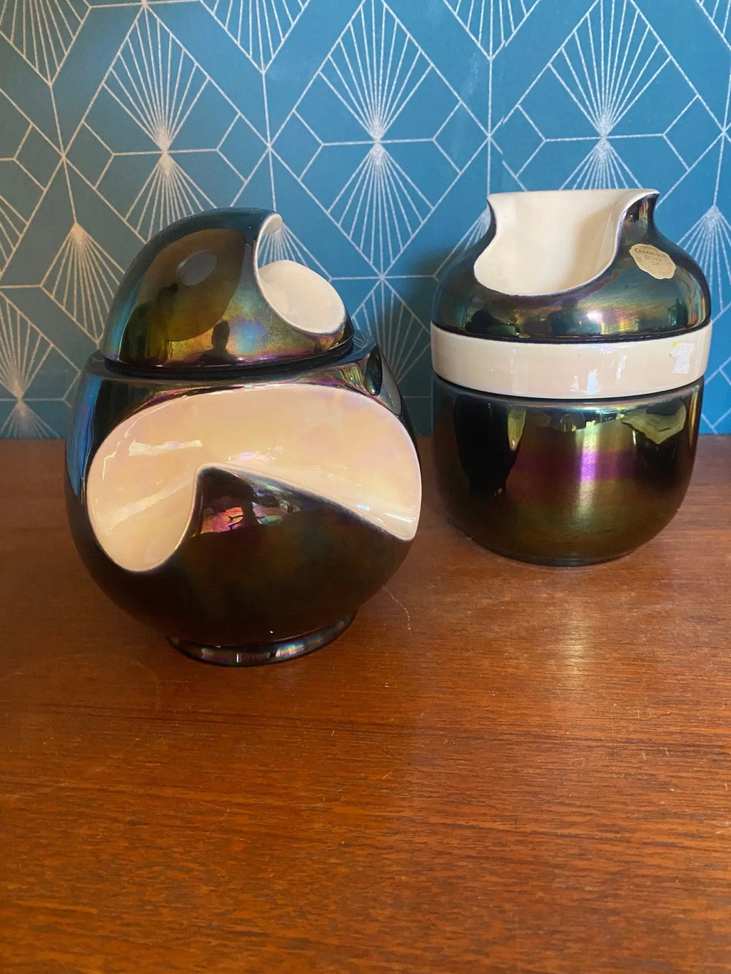 Céramique Française vintage, reflets métalliques irisés. 2 nécessaires de fumeurs, numérotées. Antiquités de France