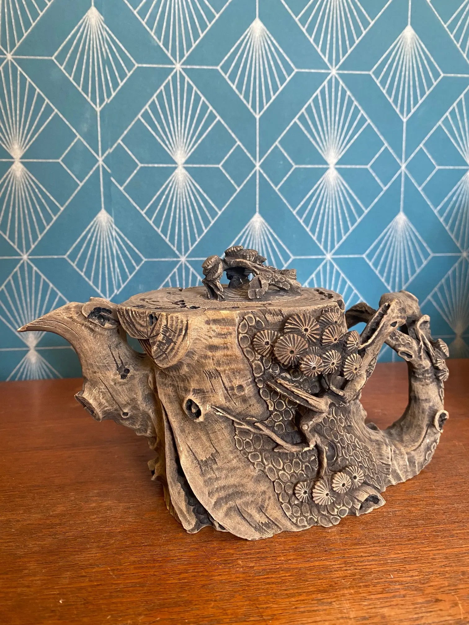 Théière chinoise ancienne, grès de Yixing, à décor naturel d'un tronc d'arbre. Antiquités de France