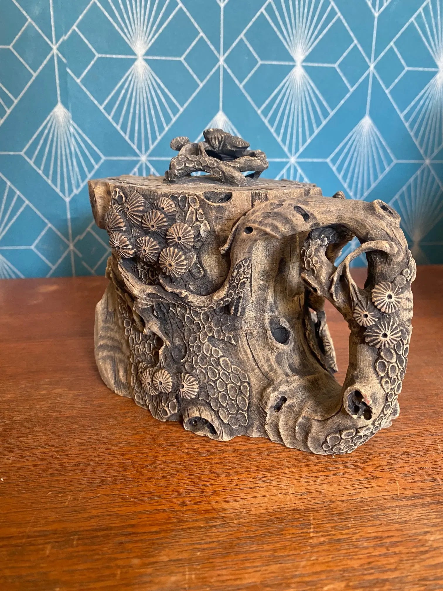 Théière chinoise ancienne, grès de Yixing, à décor naturel d'un tronc d'arbre. Antiquités de France