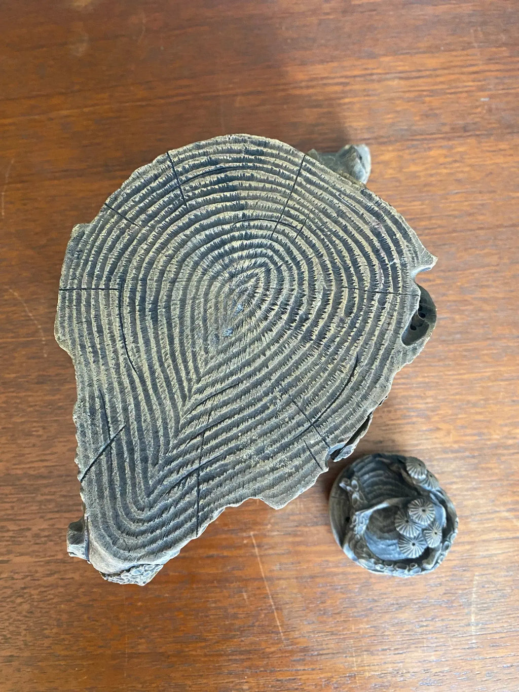 Théière chinoise ancienne, grès de Yixing, à décor naturel d'un tronc d'arbre. Antiquités de France