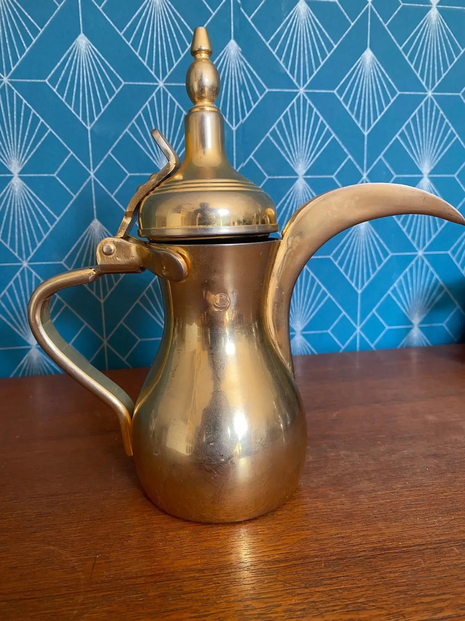 Cafetière orientale Dallah – cuivre ou laiton, symbole arabe gravé, 15 cm, vintage-{{shop name}}
