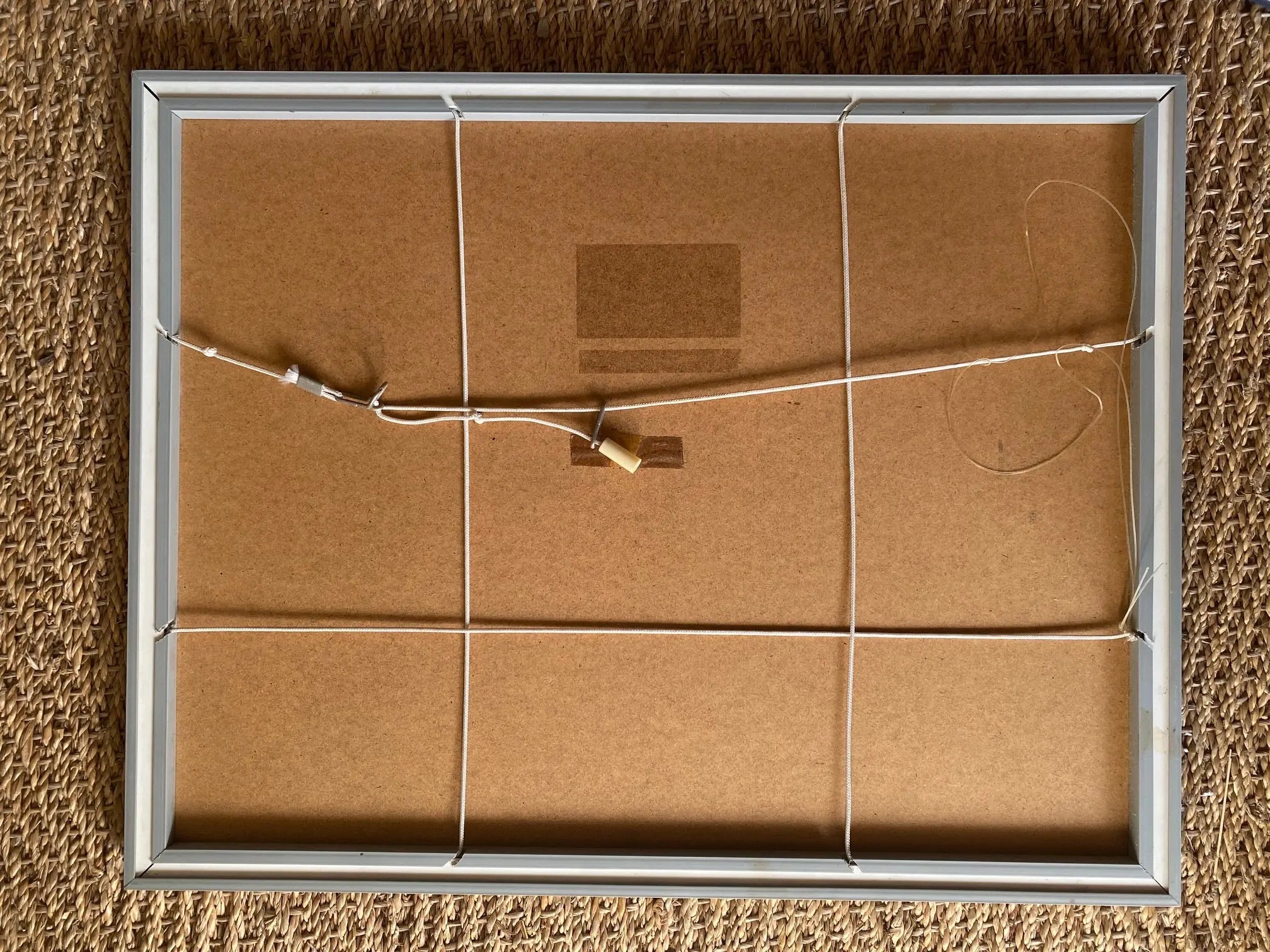 Fragments de tapis anciens, sous verre, 3 de taille différente sous verre. Antiquités de France