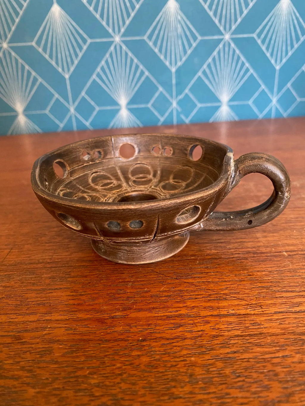 Ancien bougeoir à main, terre cuite émaillée, école Italienne Romacréa, 1950 Antiquités de France