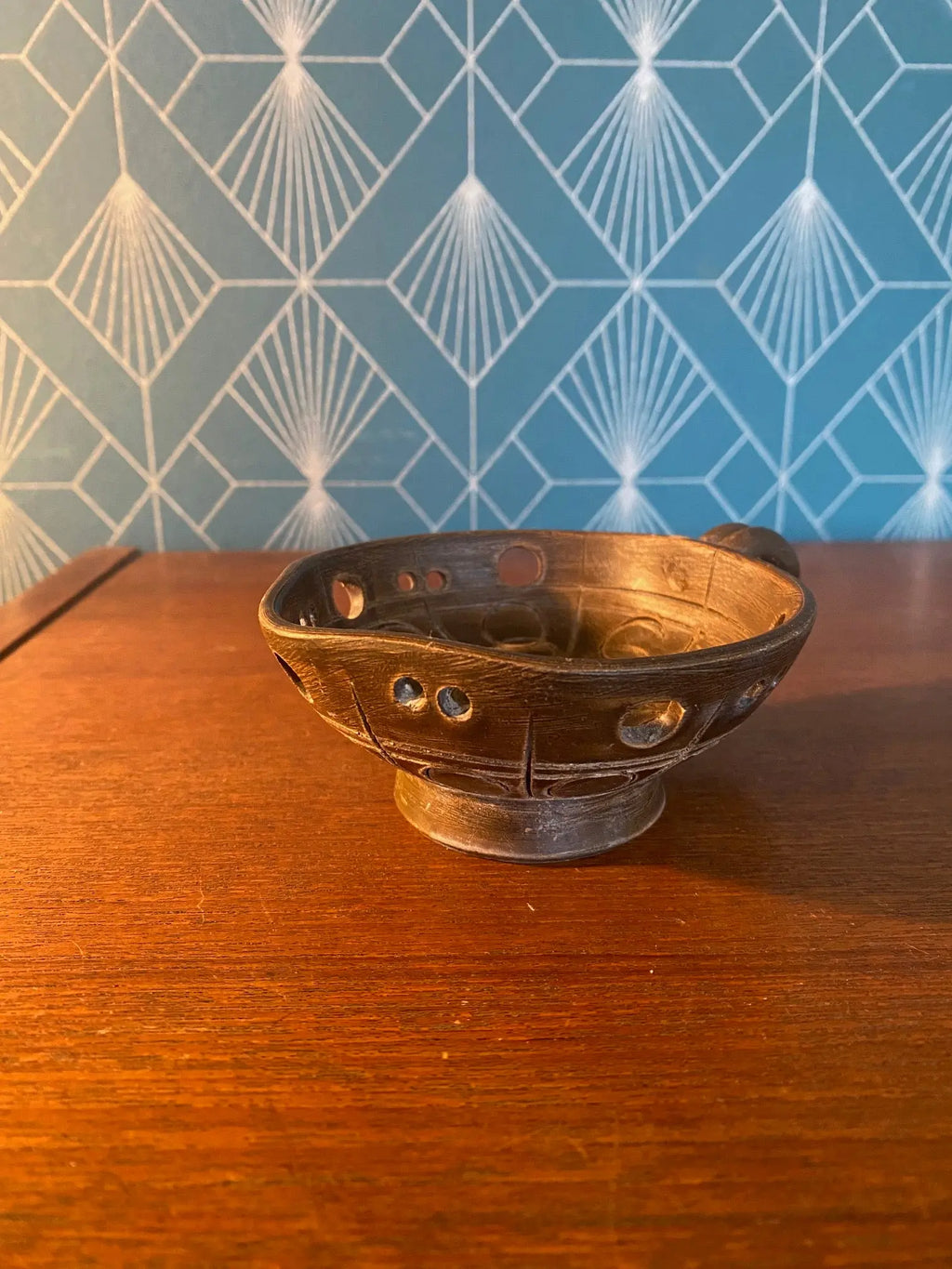 Ancien bougeoir à main, terre cuite émaillée, école Italienne Romacréa, 1950 Antiquités de France