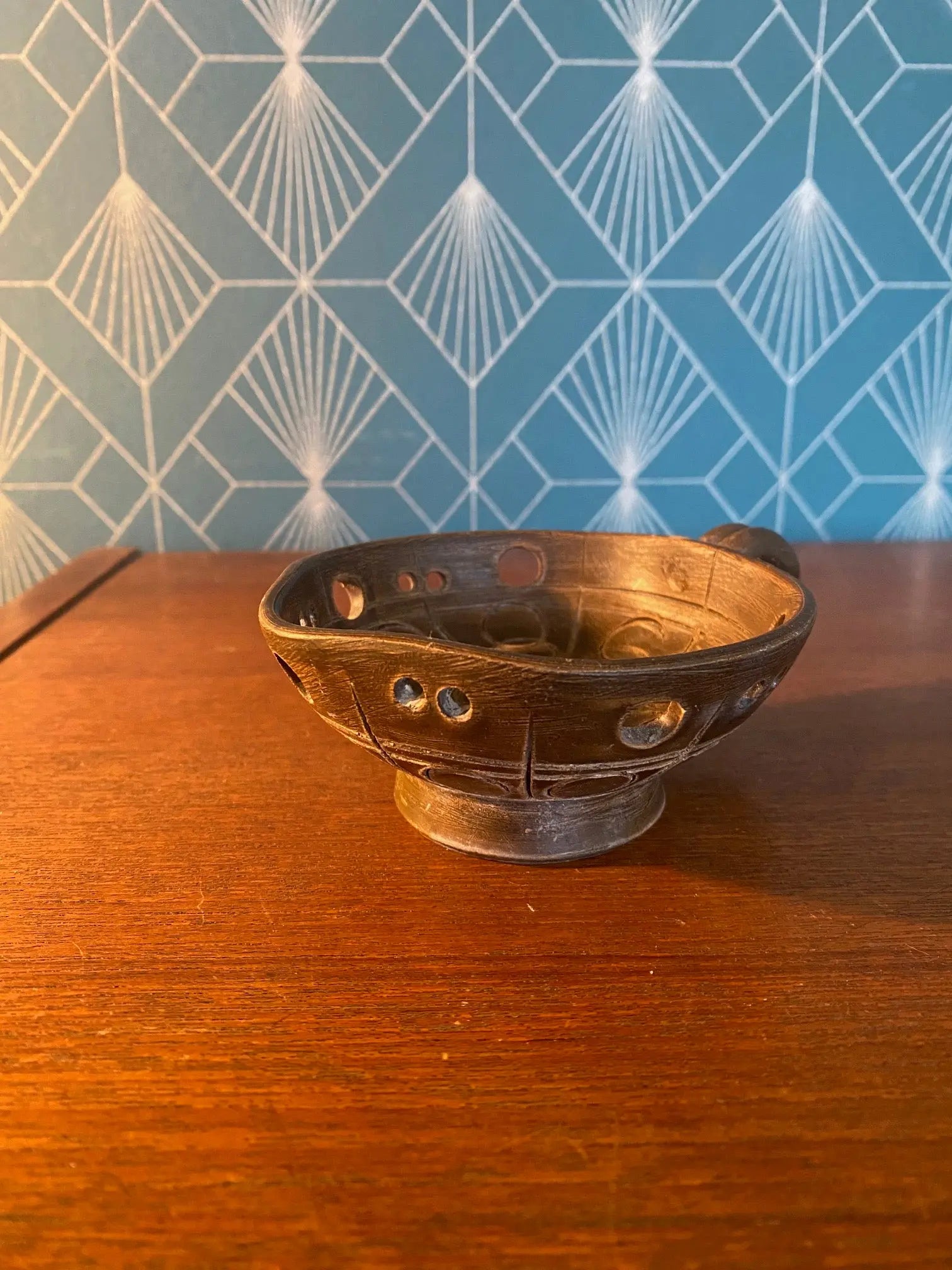 Ancien bougeoir à main, terre cuite émaillée, école Italienne Romacréa, 1950 Antiquités de France