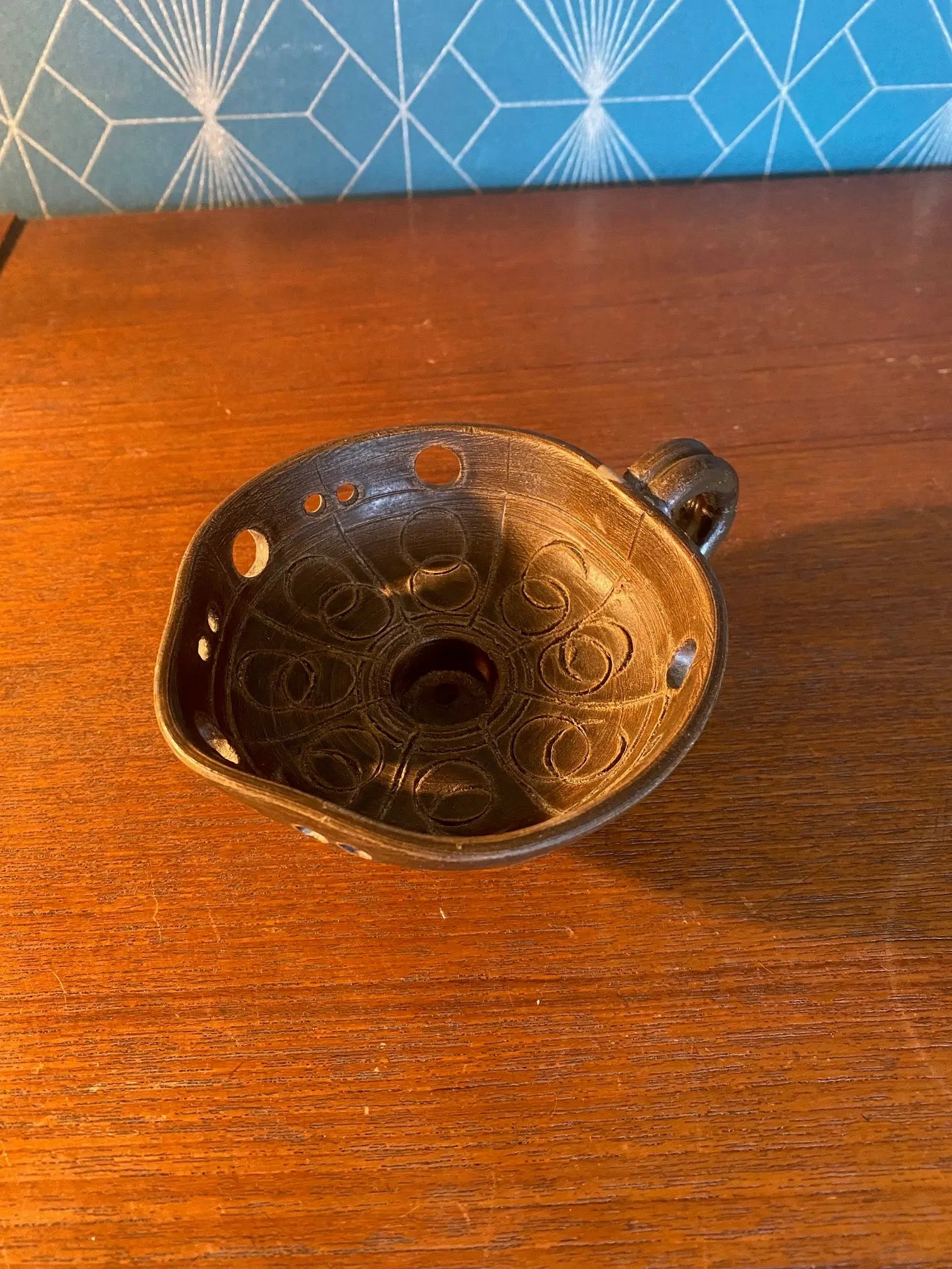 Ancien bougeoir à main, terre cuite émaillée, école Italienne Romacréa, 1950 Antiquités de France