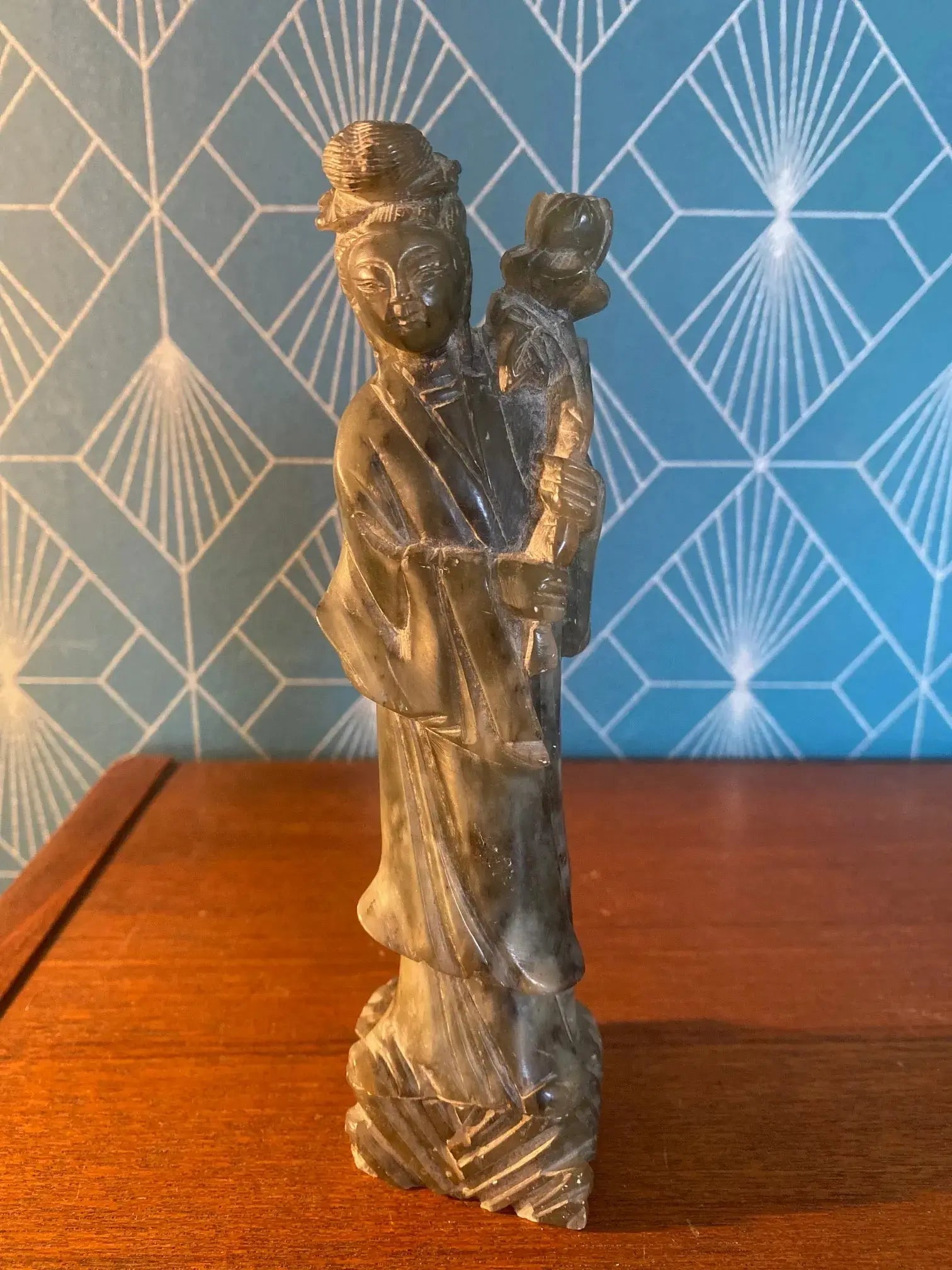 Statuette Chinoise ancienne, sujet en pierre dure verte. Japon, Chine, Asie. Antiquités de France