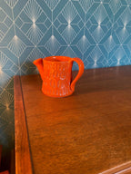 Petite verseuse vintage, en terre cuite émaillée, école Italienne Romacréa, 1960, en forme d'arrosoir. Antiquités de France