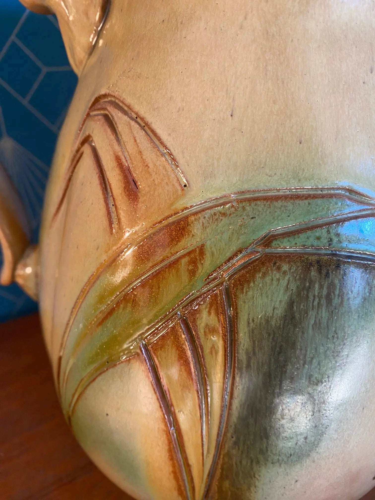 Grand pichet ancien en terre cuite, école Italienne Romacréa des années 50. Antiquités de France