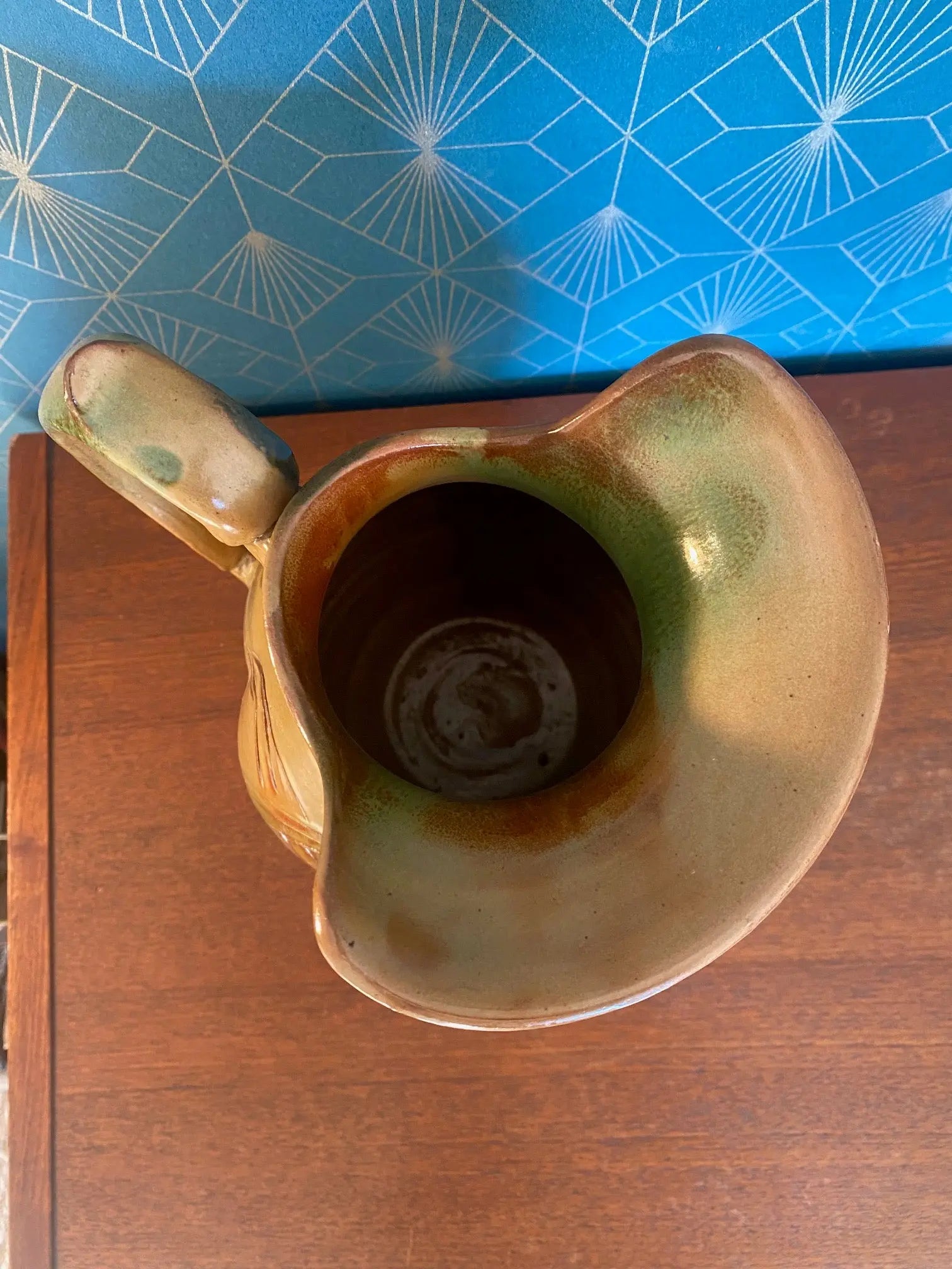 Grand pichet ancien en terre cuite, école Italienne Romacréa des années 50. Antiquités de France