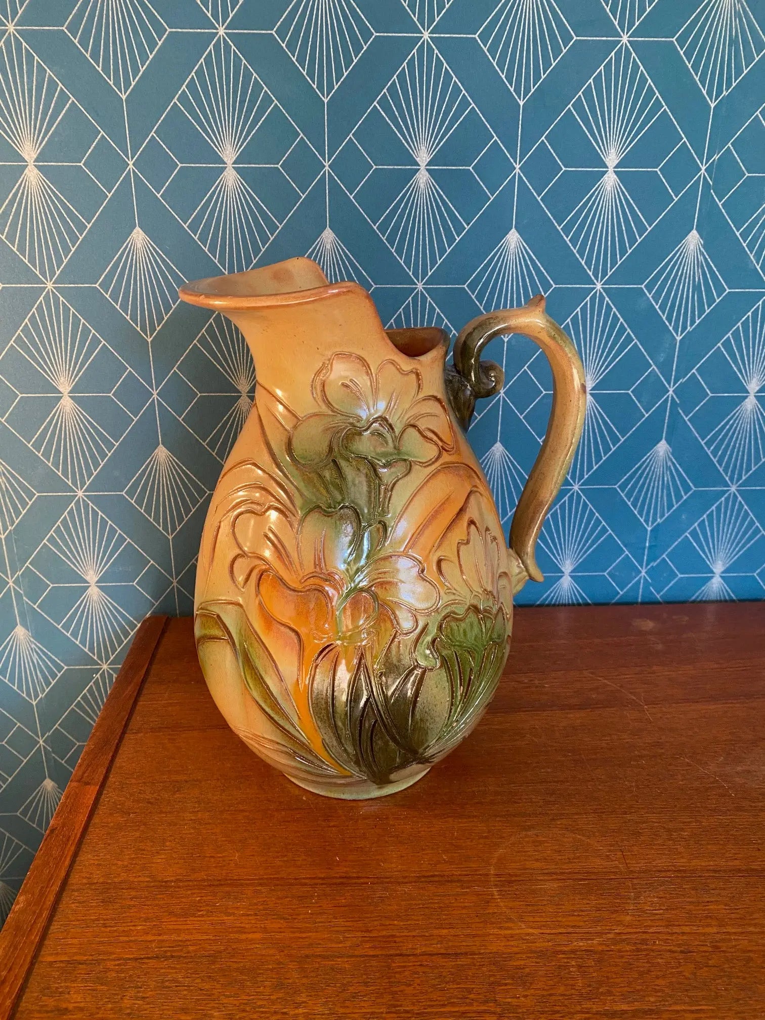 Grand pichet ancien en terre cuite, école Italienne Romacréa des années 50. Antiquités de France