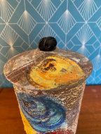 Terre cuite ancienne, pot à couvert par l' école Italienne Romacréa, 1950. Antiquités de France