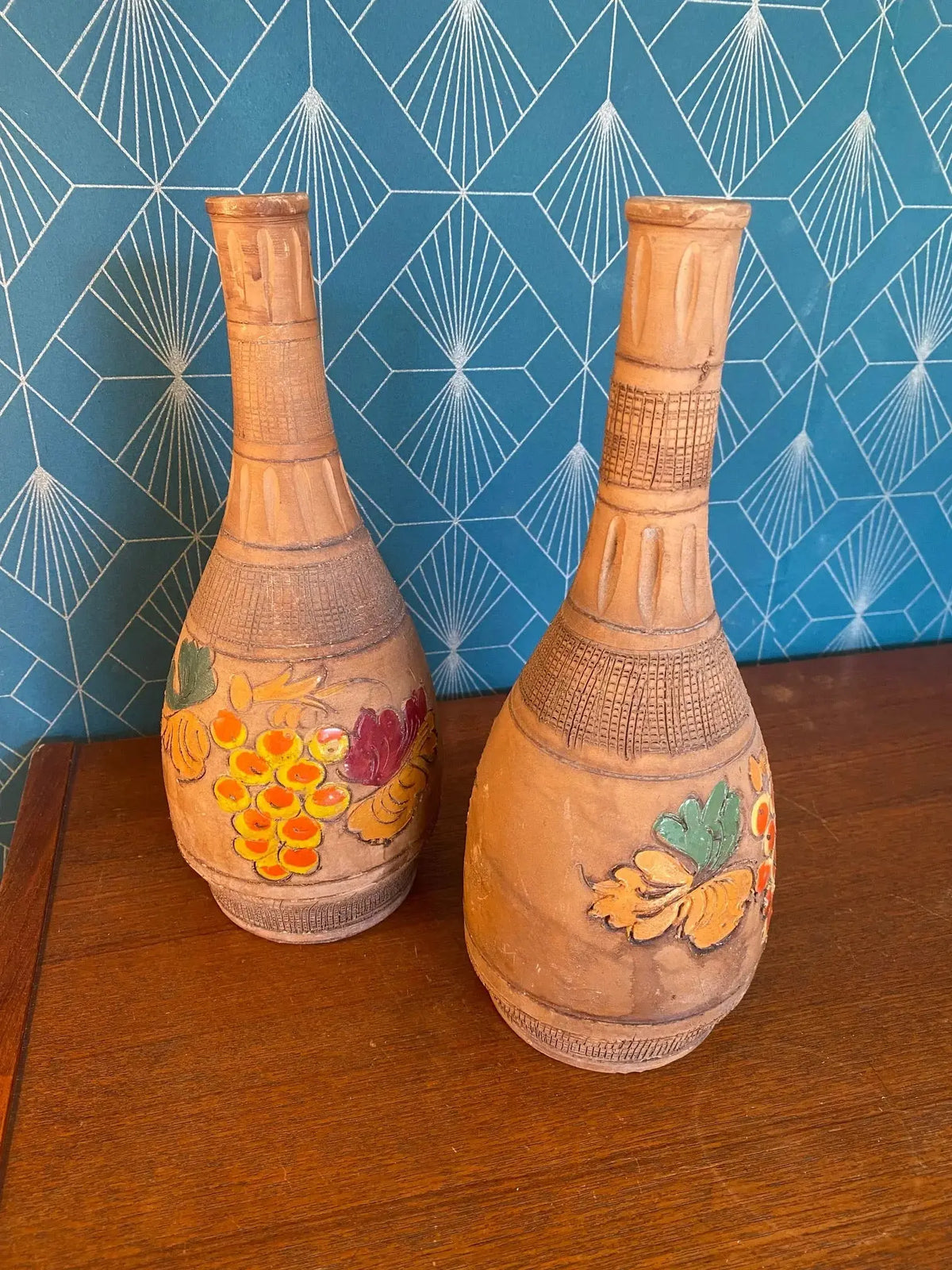Anciens vases en terre cuite émaillée, école Italienne Romacréa, 1950. Forme bouteille. Antiquités de France