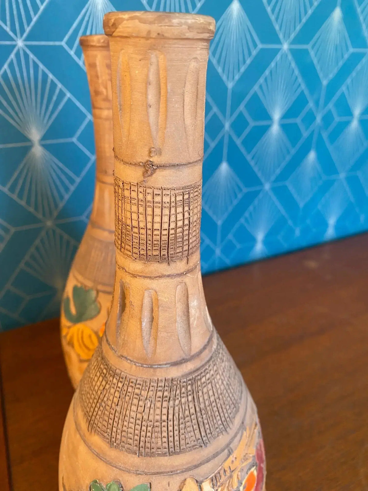 Anciens vases en terre cuite émaillée, école Italienne Romacréa, 1950. Forme bouteille. Antiquités de France