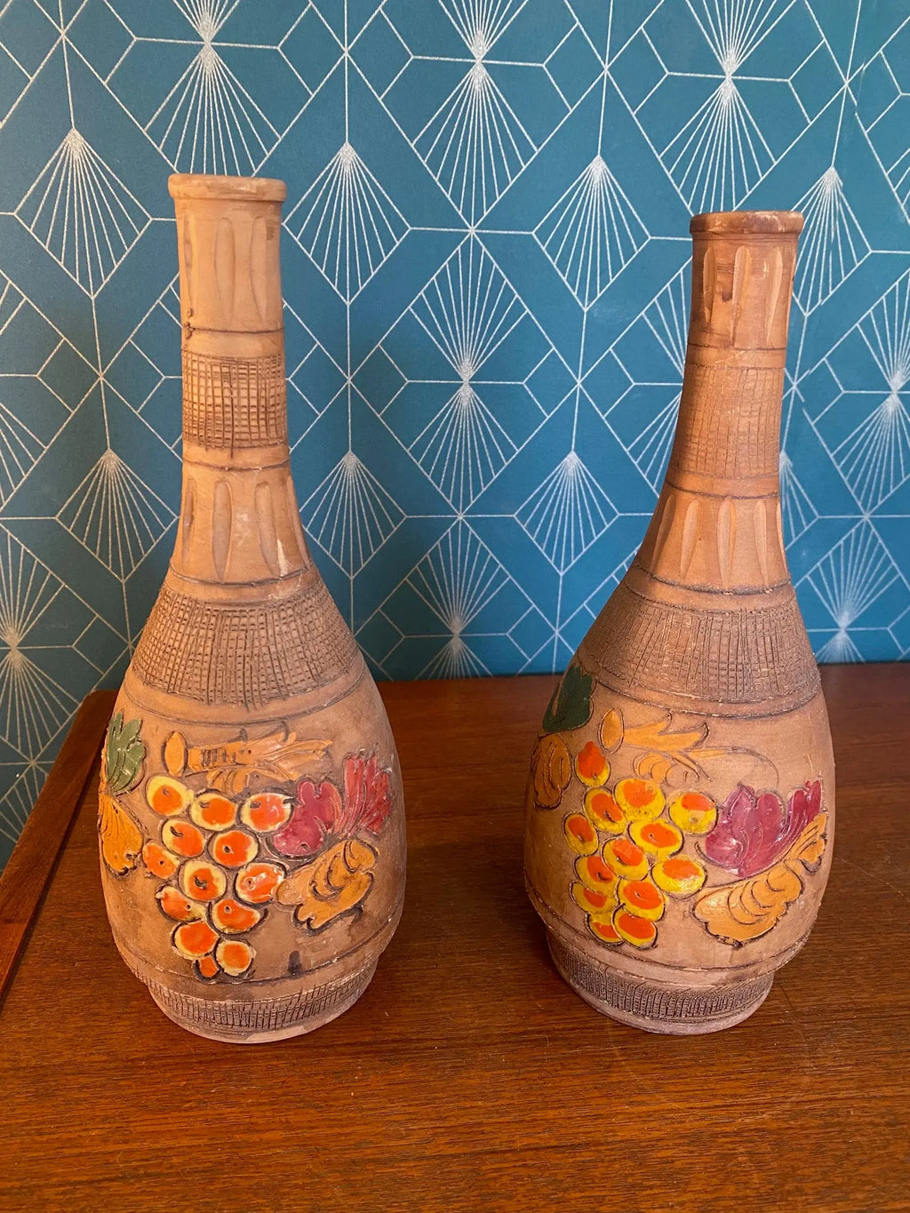 Anciens vases en terre cuite émaillée, école Italienne Romacréa, 1950. Forme bouteille. Antiquités de France