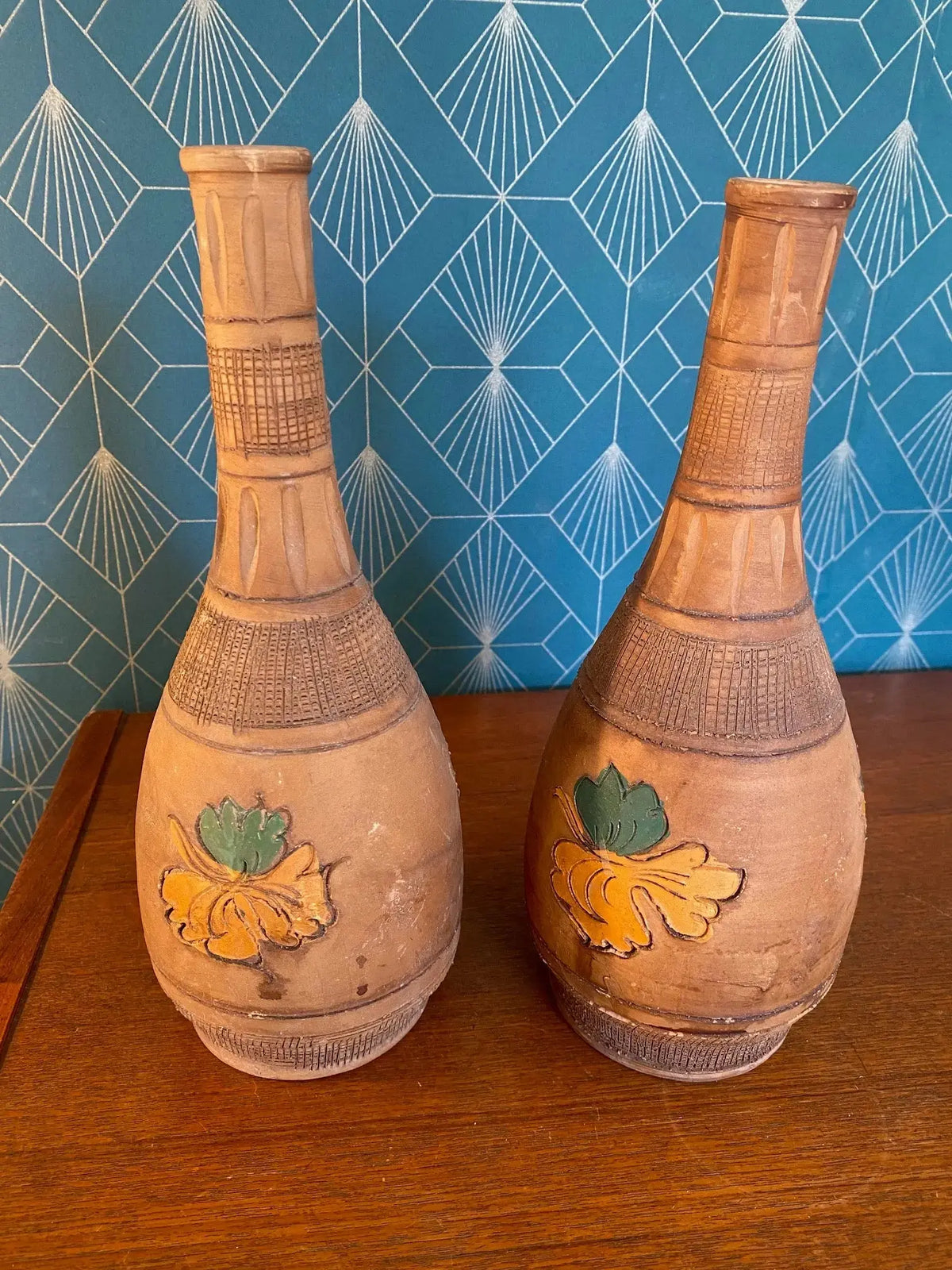 Anciens vases en terre cuite émaillée, école Italienne Romacréa, 1950. Forme bouteille. Antiquités de France