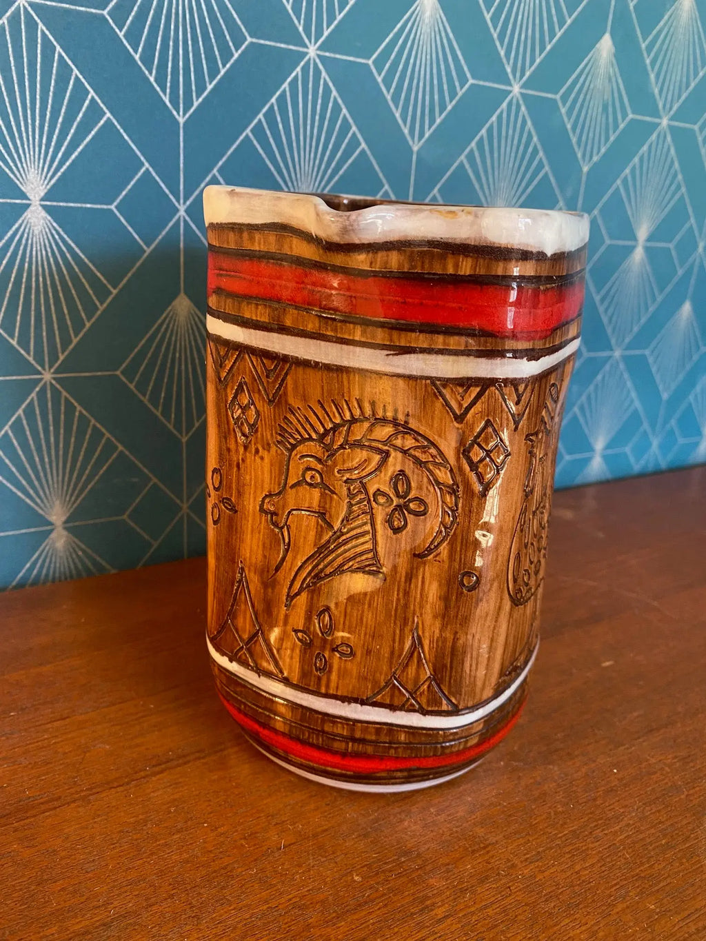 Ancien pichet en Céramique émaillée, à section carré et décors Zoomorphe, école Italienne Romacréa, des années 60. Antiquités de France