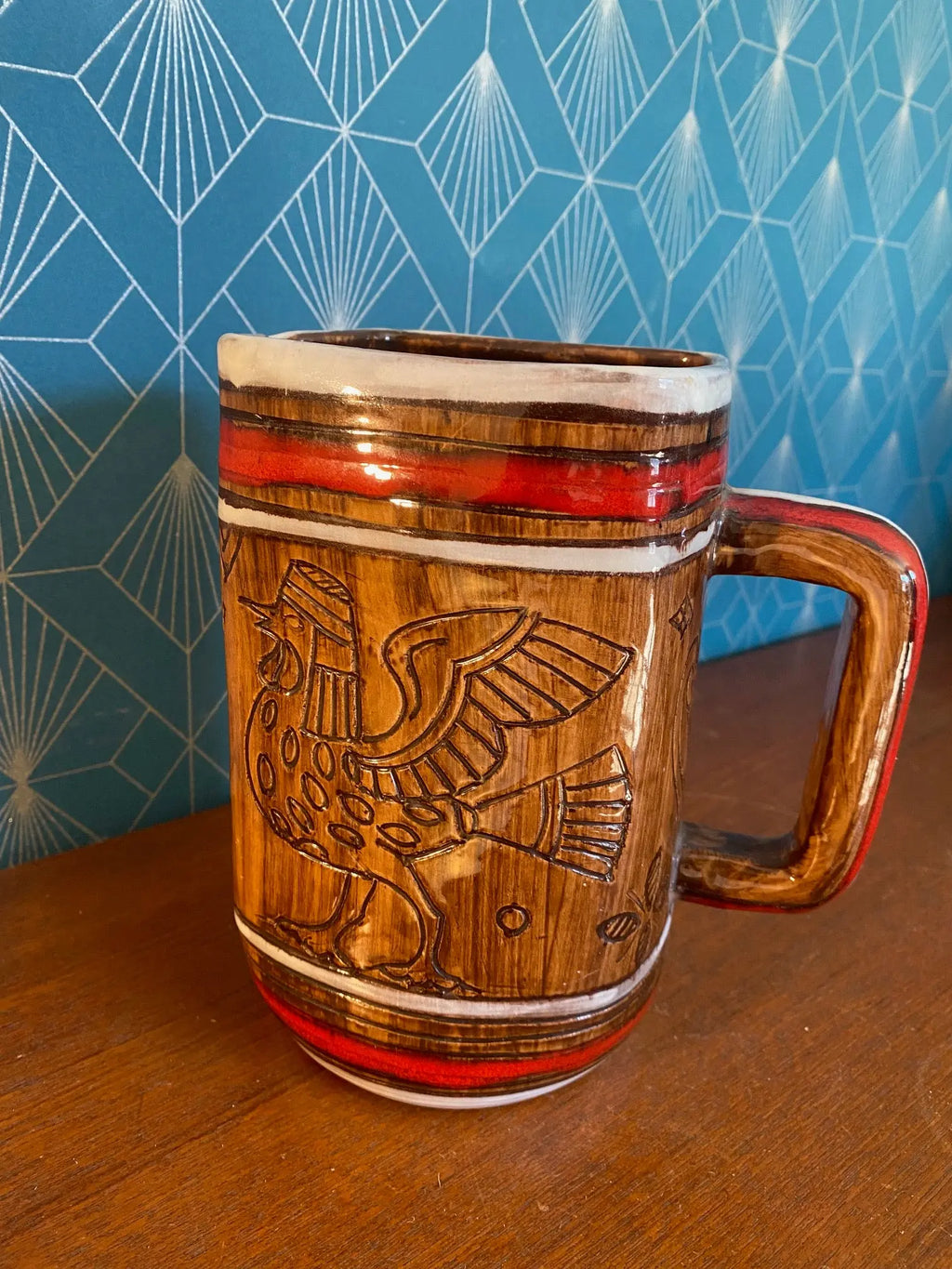 Ancien pichet en Céramique émaillée, à section carré et décors Zoomorphe, école Italienne Romacréa, des années 60. Antiquités de France