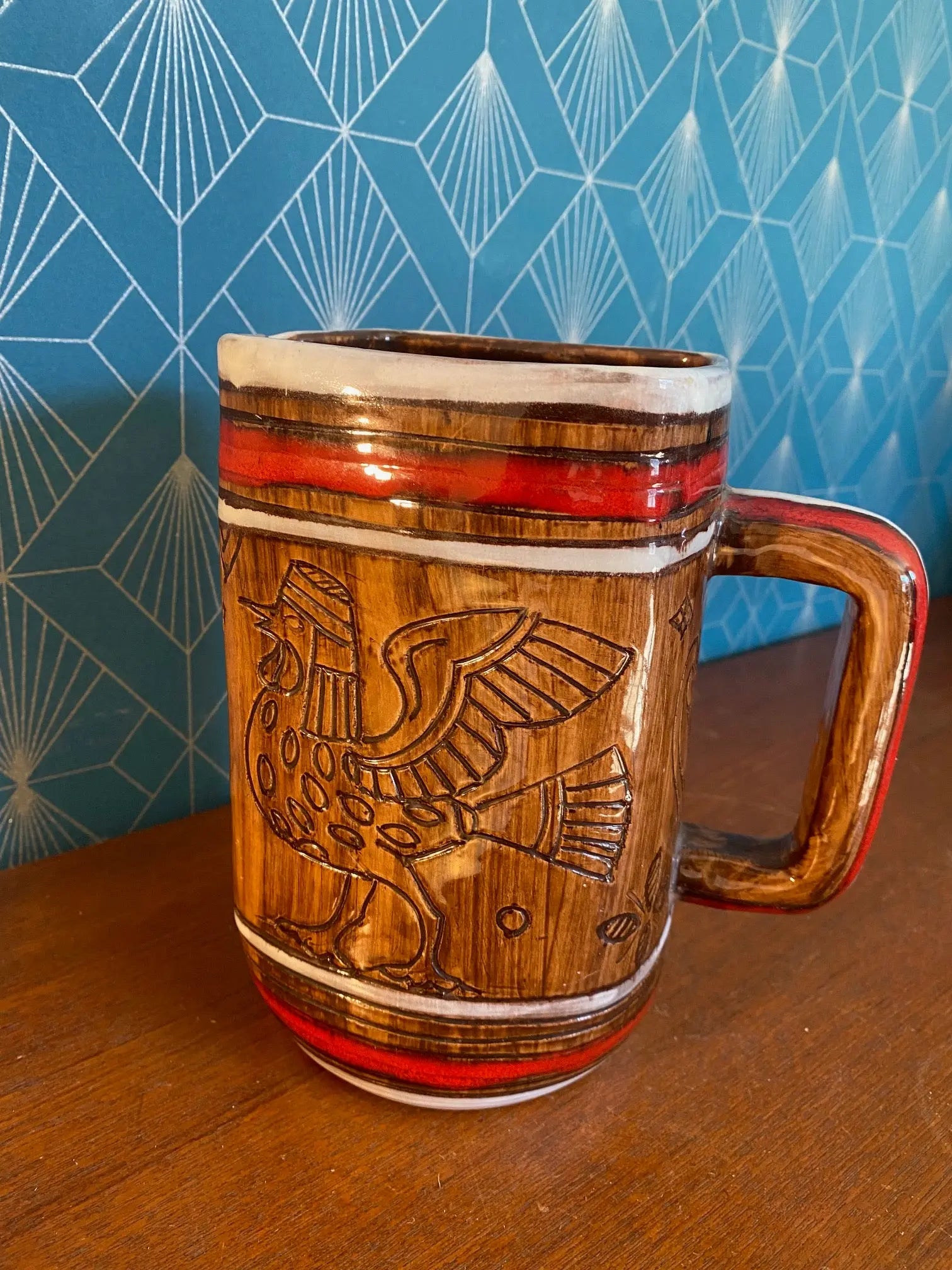 Ancien pichet en Céramique émaillée, à section carré et décors Zoomorphe, école Italienne Romacréa, des années 60. Antiquités de France