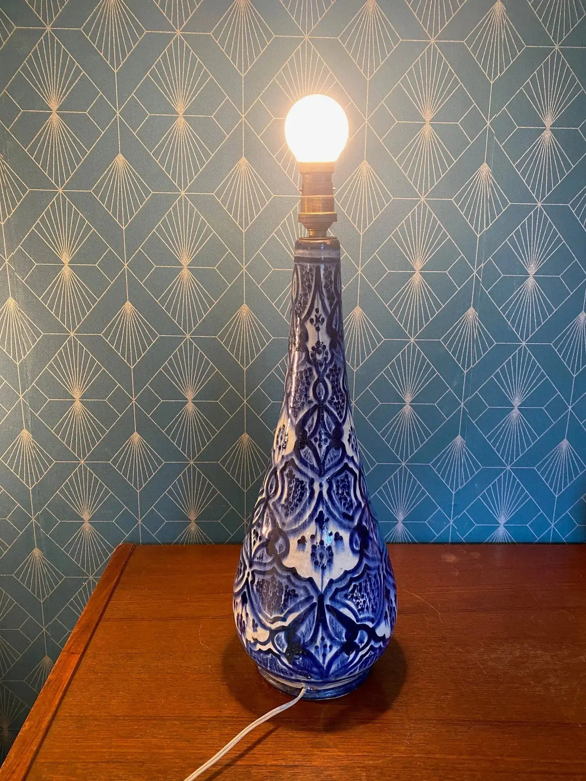 Pied de lampe ancienne, signée au revers, Syrie. Début XXème. Antiquités de France