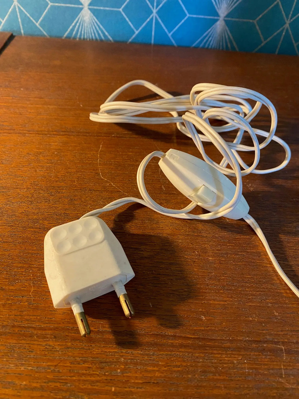 Pied de lampe ancienne, signée au revers, Syrie. Début XXème. Antiquités de France