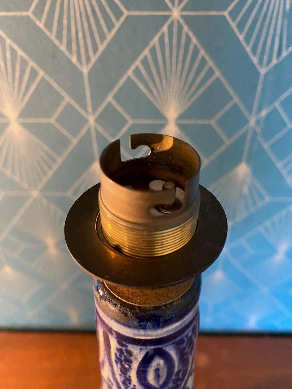 Pied de lampe ancienne, signée au revers, Syrie. Début XXème. Antiquités de France