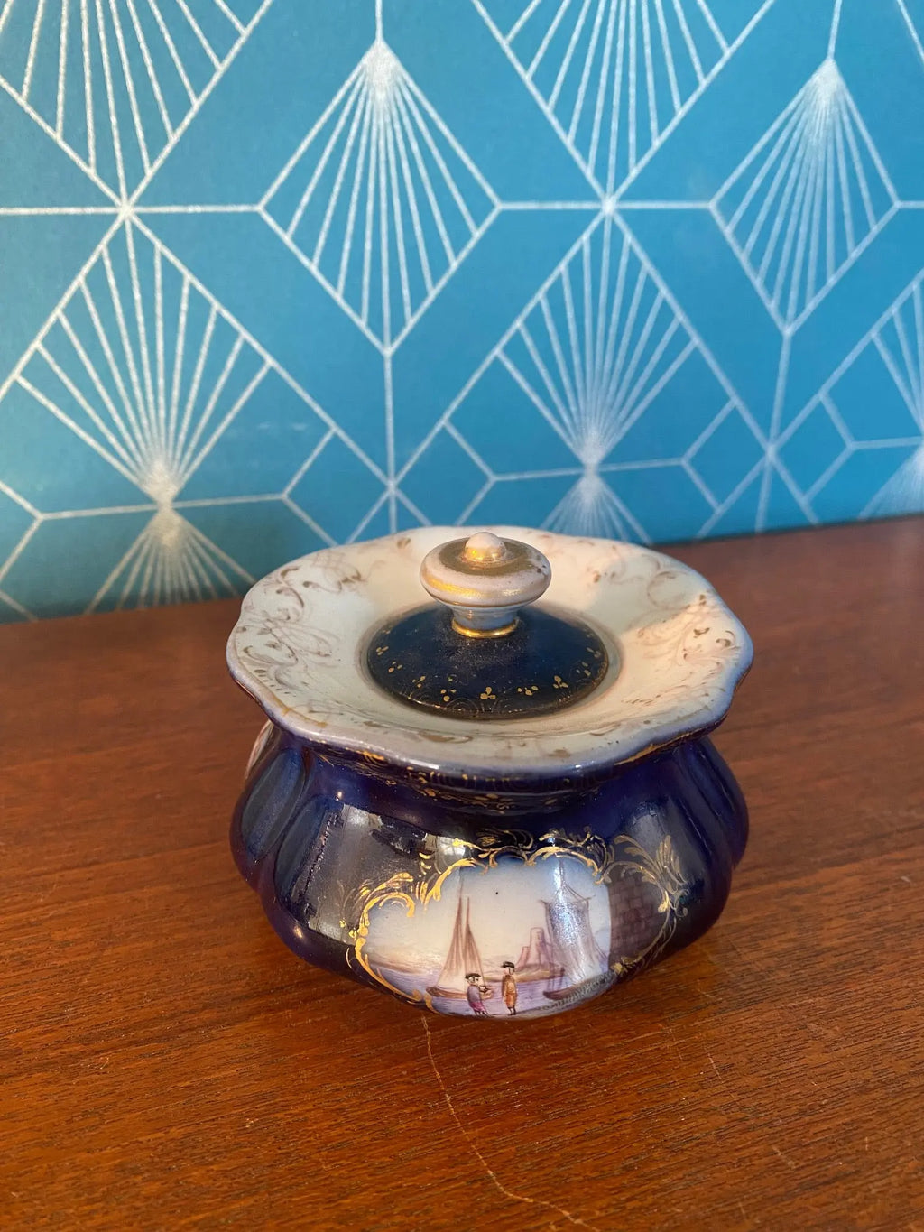 Encrier époque XIXème, en porcelaine blanche. Paris. Antiquités de France