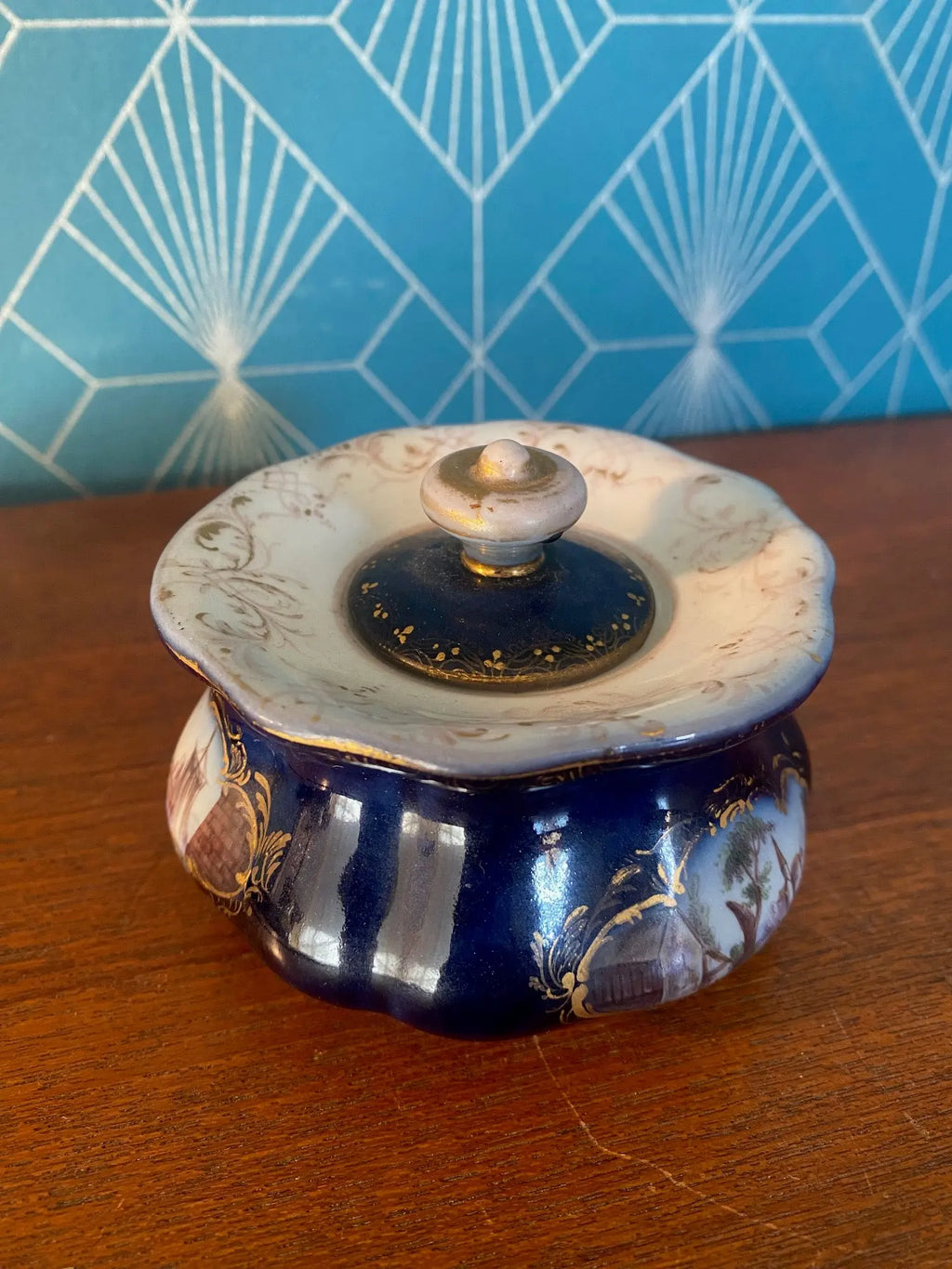 Encrier époque XIXème, en porcelaine blanche. Paris. Antiquités de France